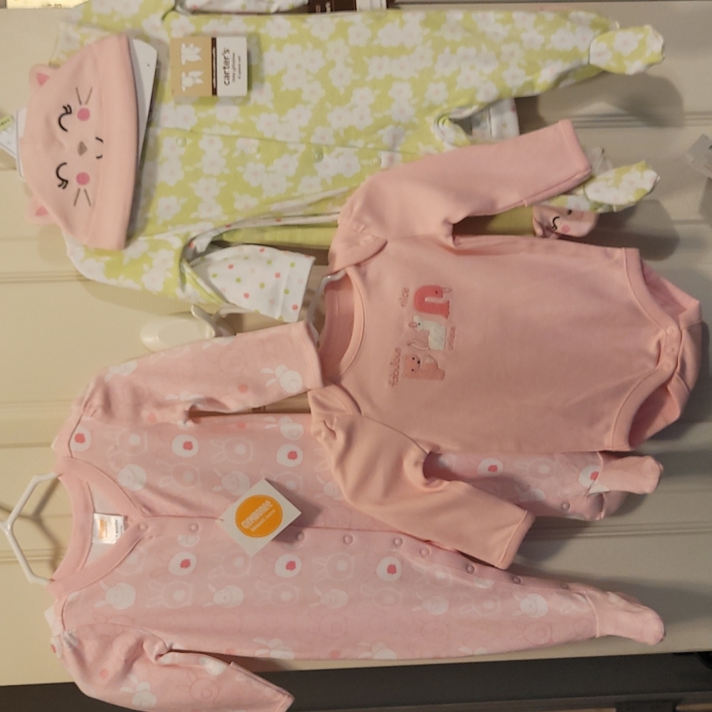 3 Sleepers (2 with 1 hat), onsie with coordinating pants (2)